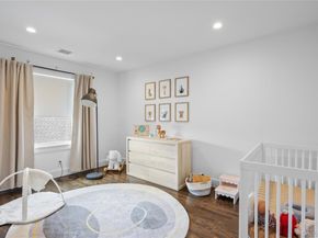 8 Piper Place, Old Bethpage NY 11804