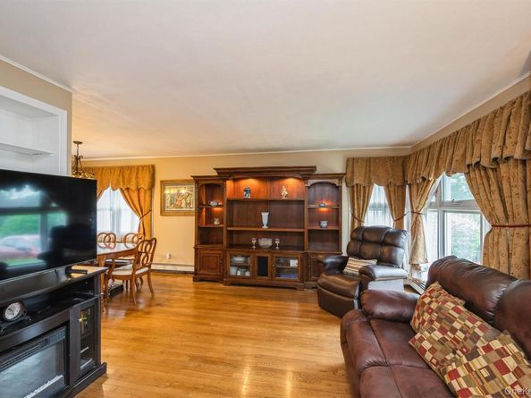 361 Spruce Lane, East Meadow NY 11554