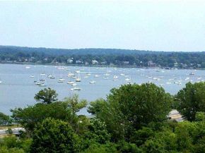 18-05 215 Street 10 M, Bayside NY 11360