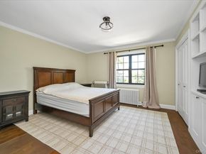15822 Powells Cove Boulevard, Whitestone NY 11357