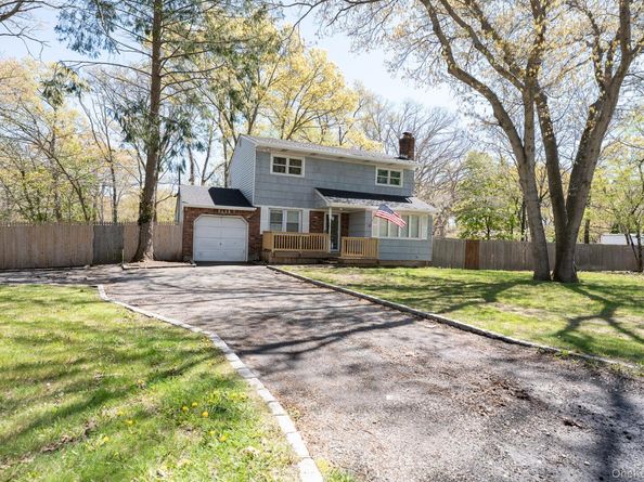 981 Connetquot Avenue, Central Islip NY 11722