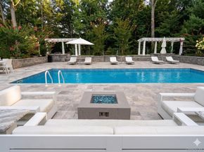 9 Godfrey Lane, Huntington NY 11743