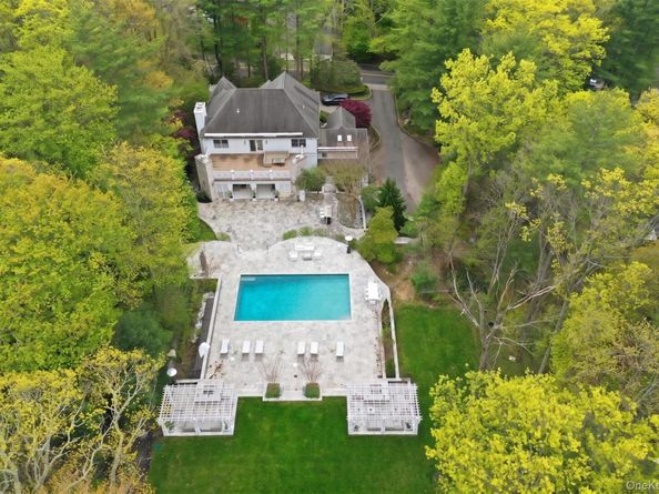 9 Godfrey Lane, Huntington NY 11743