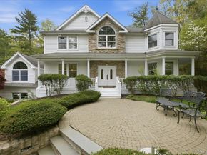 9 Godfrey Lane, Huntington NY 11743