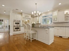 9 Godfrey Lane, Huntington NY 11743