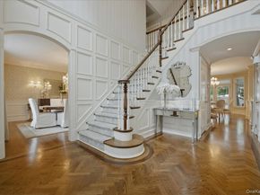 9 Godfrey Lane, Huntington NY 11743