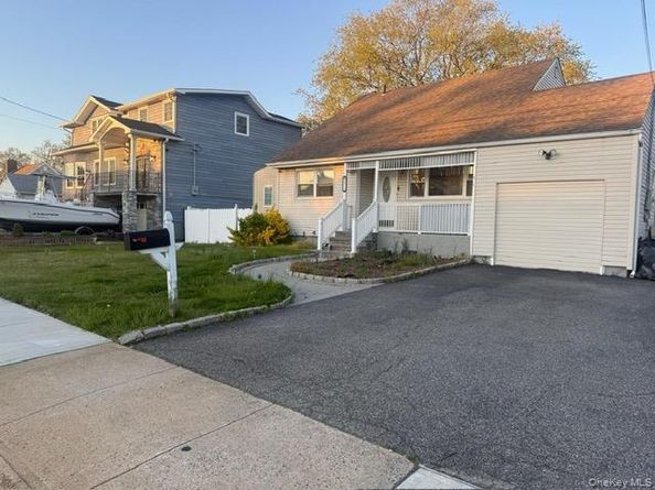 675 S Long Beach Avenue, Freeport NY 11520