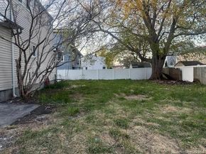 675 S Long Beach Avenue, Freeport NY 11520