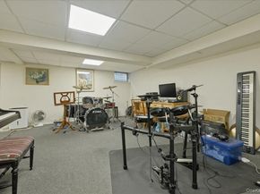 163 Elm Street, Roslyn Heights NY 11577