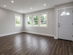 9 Emerald Lane S, Amityville NY 11701