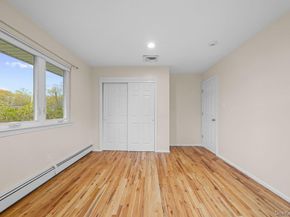 3 Fams Court, Jericho NY 11753