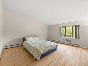 3 Fams Court, Jericho NY 11753