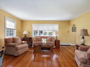 89 Bellevue Avenue, Oceanside NY 11572