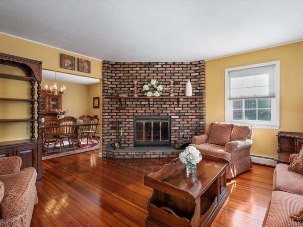 89 Bellevue Avenue, Oceanside NY 11572