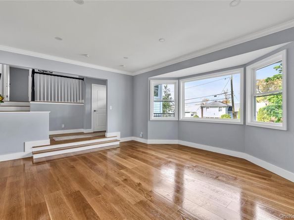 9 Tulip Lane, Port Washington NY 11050