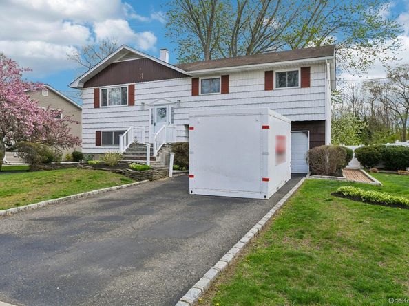 6 Lordly Court, Kings Park NY 11754