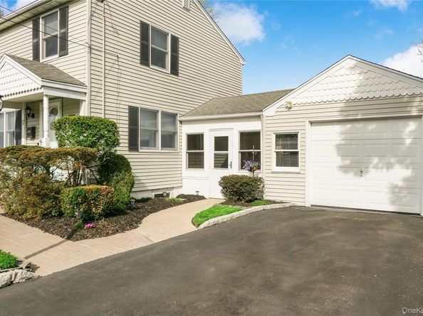 17 Myrtle Lane, East Patchogue NY 11772
