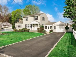 17 Myrtle Lane, East Patchogue NY 11772
