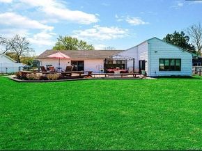 33 Long Bow Lane, Commack NY 11725