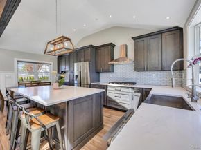 15 Main Parkway, Plainview NY 11803