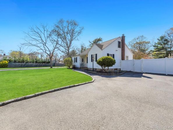 52 Washington Avenue, Mastic NY 11950