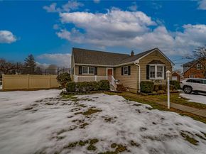 33 Maple Avenue, Kings Park NY 11754