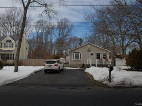 137 Carleton Drive E, Shirley NY 11967