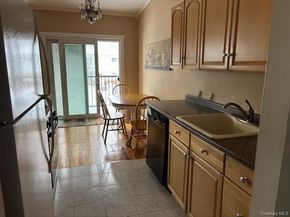 6 Ivy 3 B, Farmingdale NY 11735