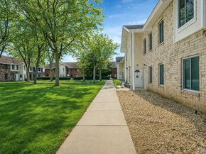 30 El Camino Ct 30, Coram NY 11727