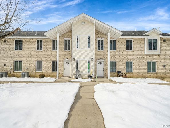 30 El Camino Ct 30, Coram NY 11727
