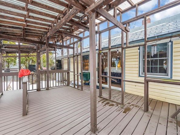 22 Mercury Lane, Levittown NY 11756