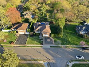 49 Canterbury Road, Woodbury NY 11797