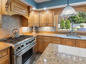 4 Abbington Place, Northport NY 11768