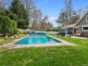 4 Abbington Place, Northport NY 11768