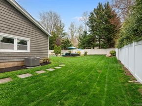 4 Abbington Place, Northport NY 11768
