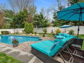 4 Abbington Place, Northport NY 11768