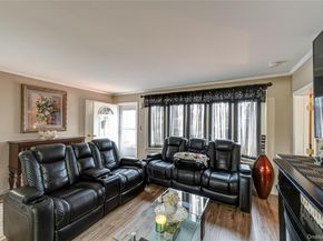 10 Sinclair Drive, Greenlawn NY 11740