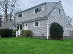 3 Vine Court, Centereach NY 11720