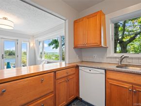 55 West End Avenue, East Quogue NY 11942