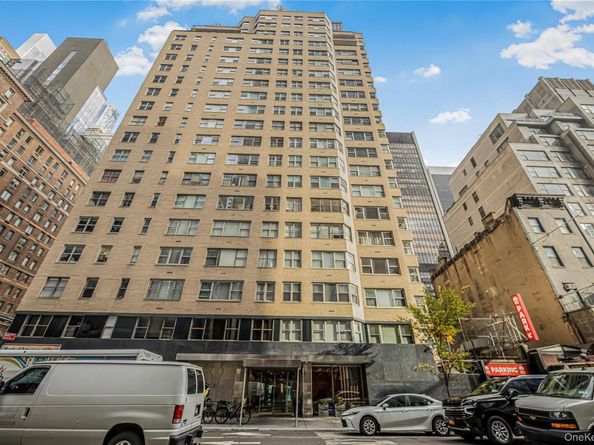 77 W 55th Street 17B, New York (Manhattan) NY 10019