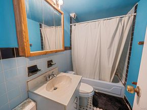 19 Amsterdam Avenue, West Babylon NY 11704