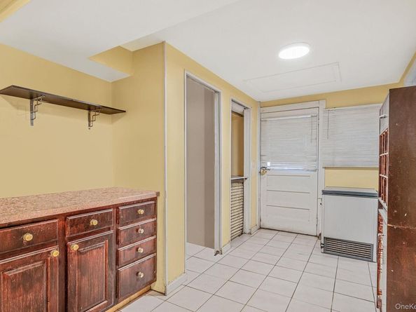 19 Amsterdam Avenue, West Babylon NY 11704