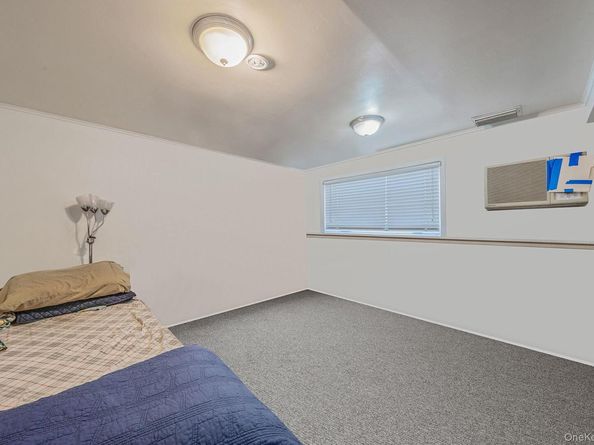 19 Amsterdam Avenue, West Babylon NY 11704