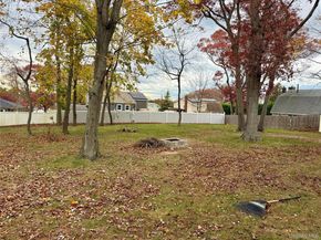 28 Urban Drive, Selden NY 11784