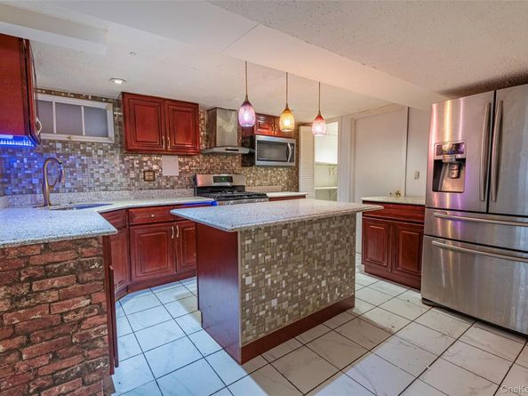 244-19 Grand Central Parkway, Douglaston NY 11362