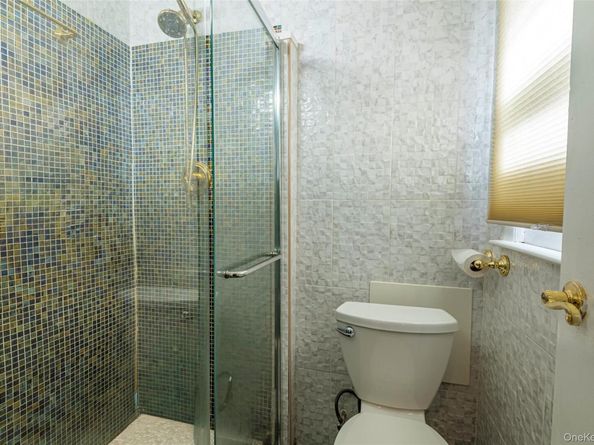 244-19 Grand Central Parkway, Douglaston NY 11362