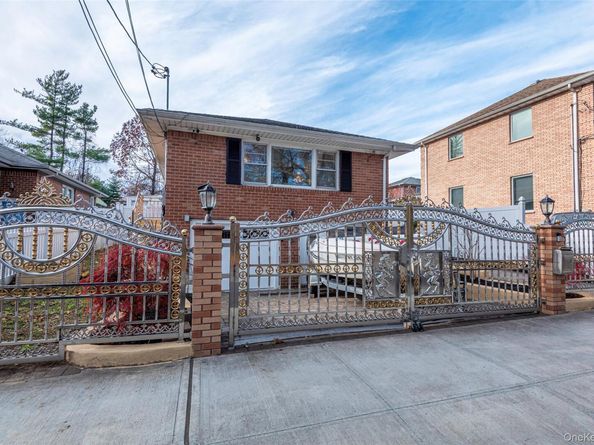 244-19 Grand Central Parkway, Douglaston NY 11362