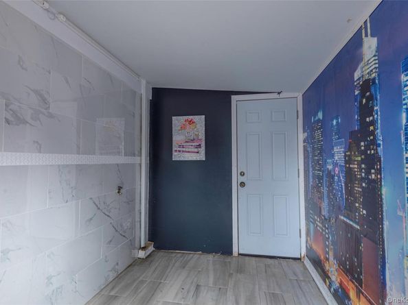 244-19 Grand Central Parkway, Douglaston NY 11362