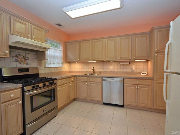 1 Philip Lane, Middle Island NY 11953