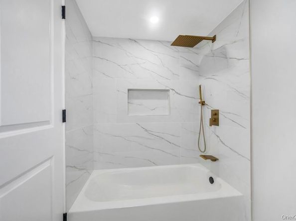 3004 New London Avenue, Medford NY 11763